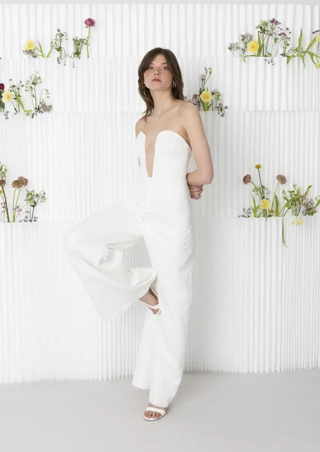 Norasuit by Kisui: Jumpsuit silhouette, deep V-neck neckline, sleeveless, polyester