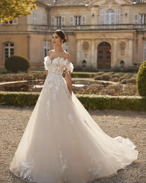 Varen wedding dress by Rosa Clara, A-line, tulle