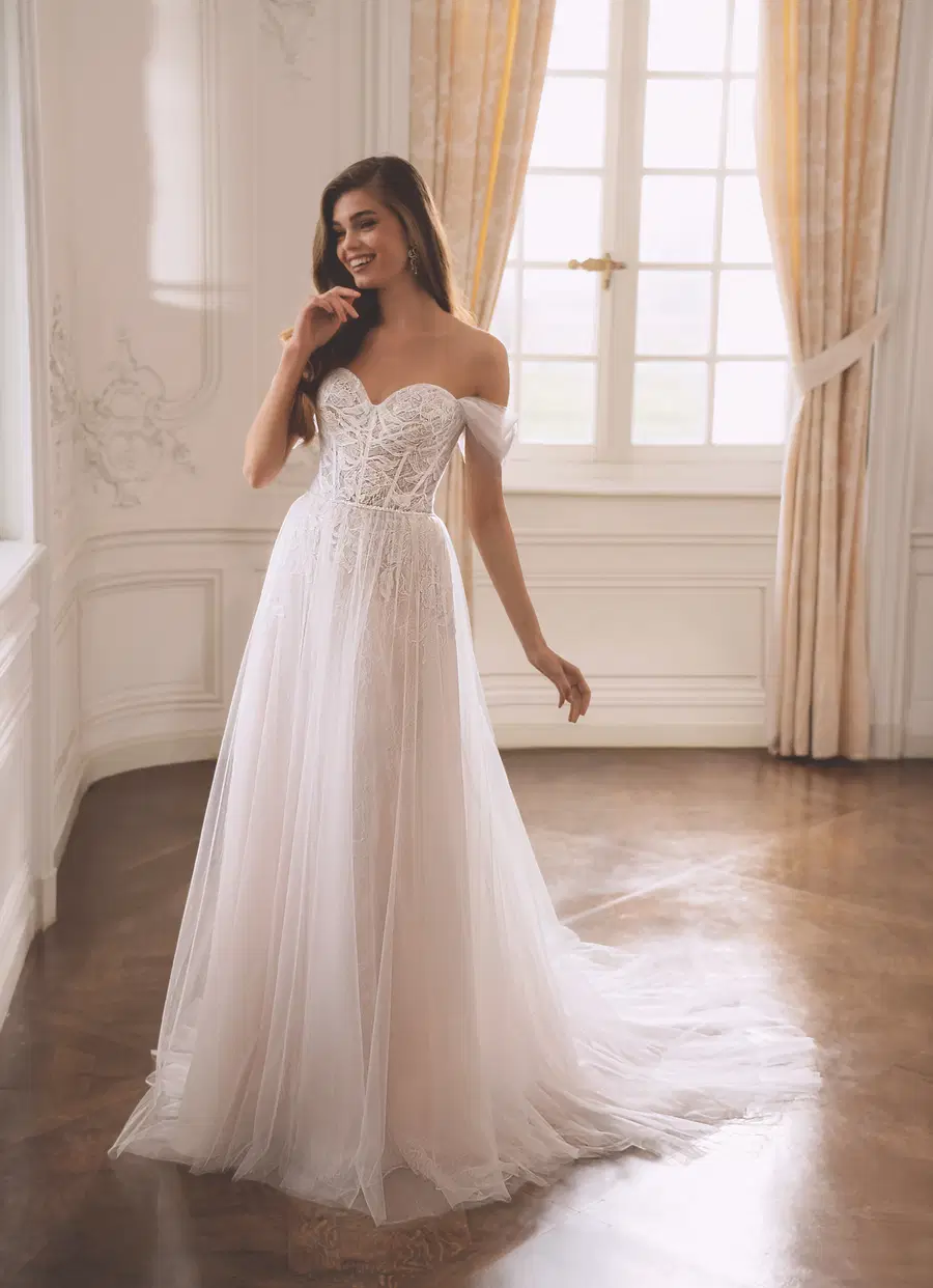 Fable by ÉLYSÉE: A-Line silhouette, sweetheart neckline, organza, chapel train