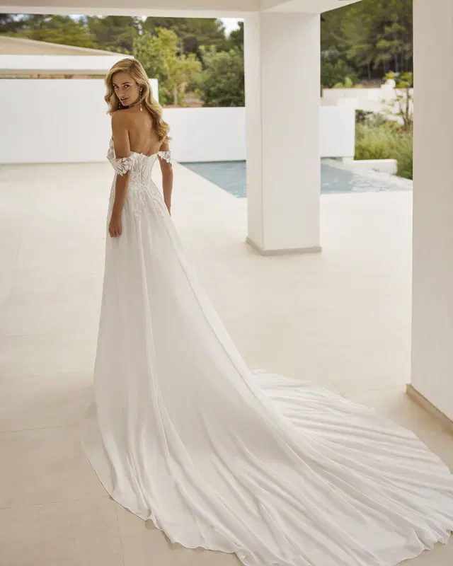 Sandalo by Adriana Alier - view 3 of 3