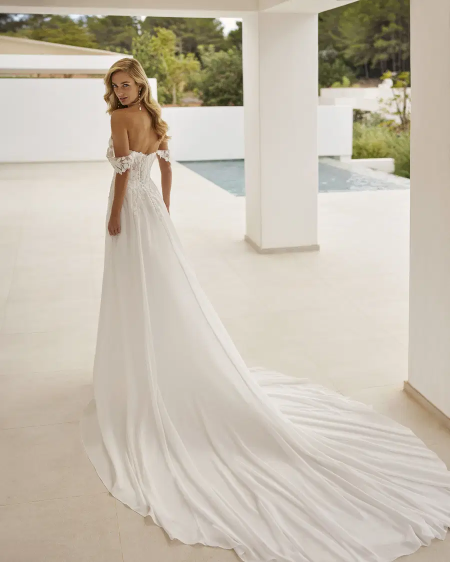 Sandalo by Adriana Alier - view 3 of 3