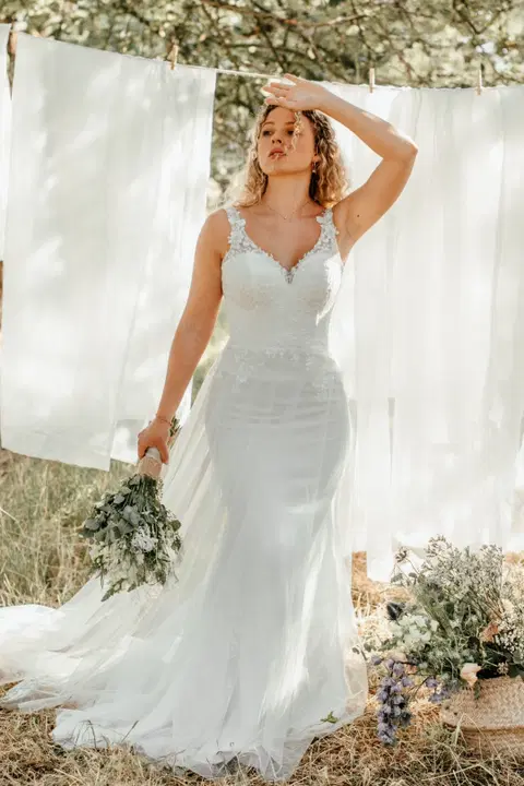 Melli wedding dress by Sanna Lindström, fit & flare, crepe