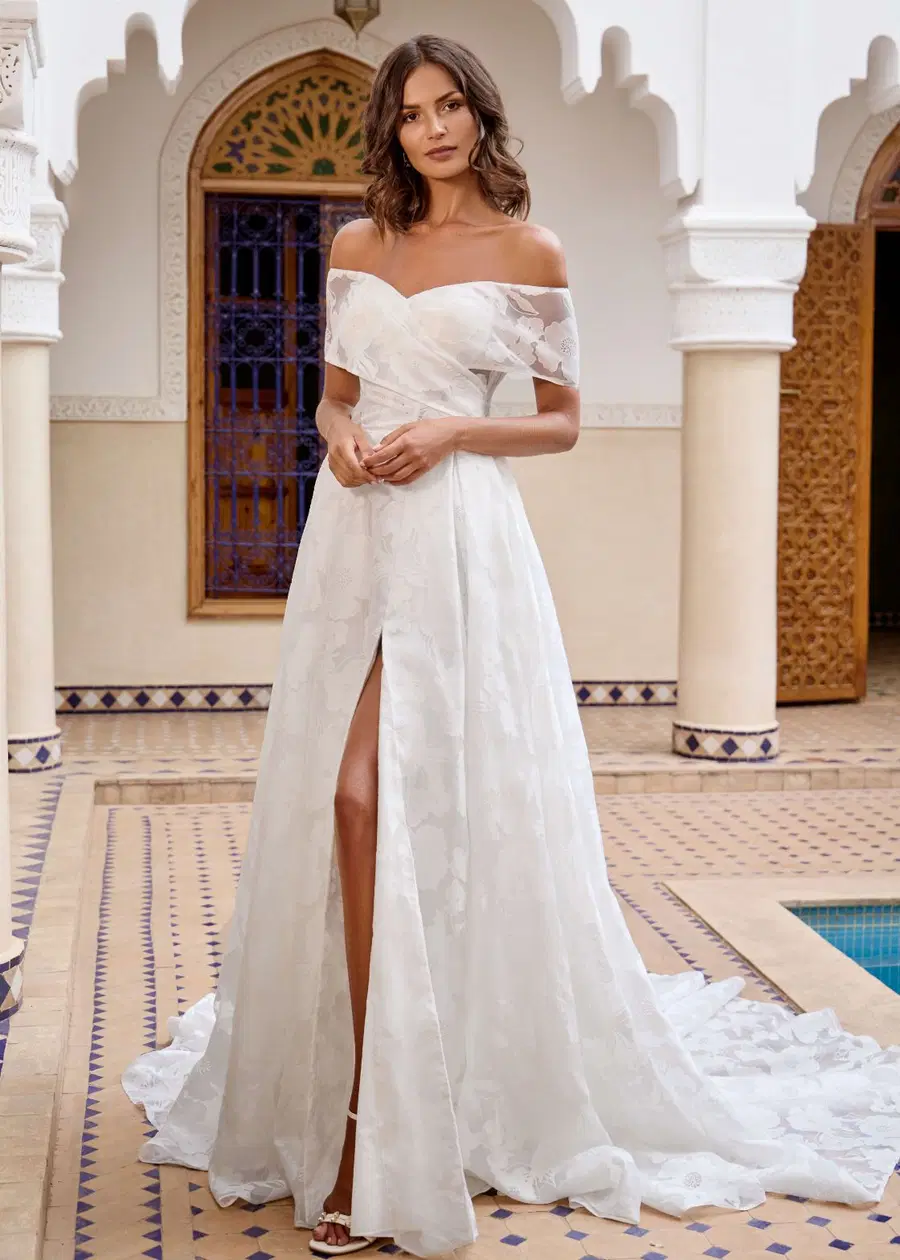 CASABLANCA by Dando London: A-Line silhouette, off-shoulder neckline, short sleeves, organza
