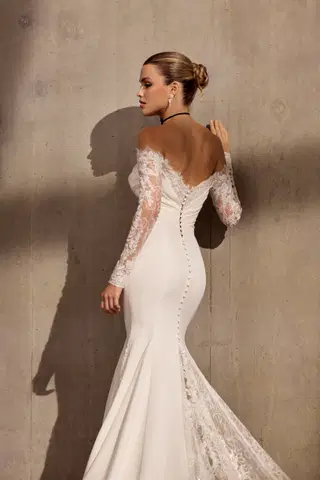 Renee by Avenue by Josephine Scott - view 3 of 4