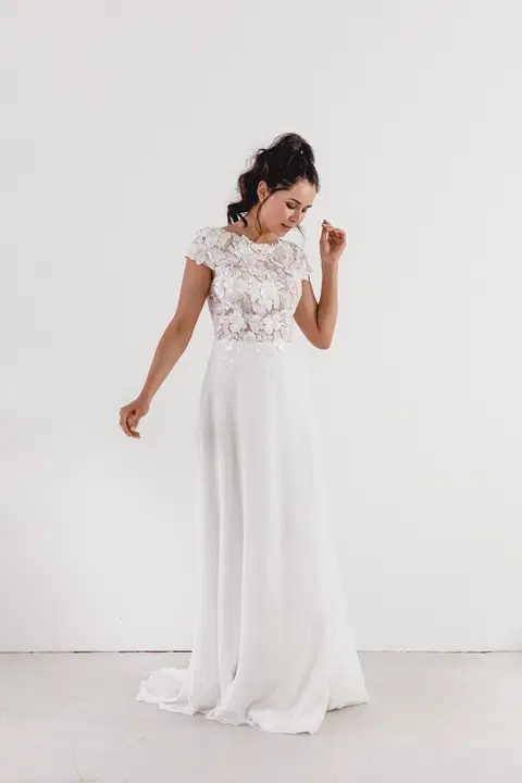 Elle wedding dress by Esther Hofmann, A-line, chiffon