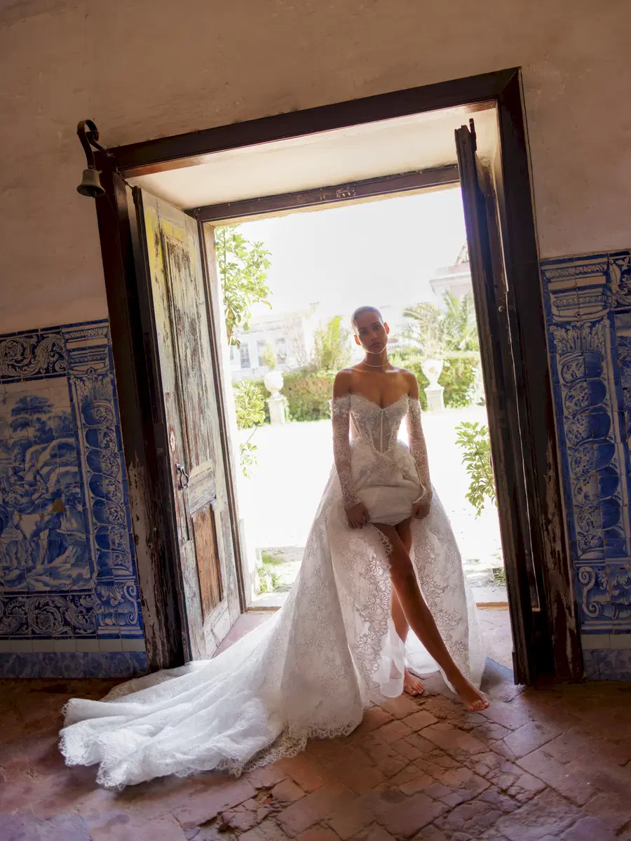 Manuel by Wona Concept: Ball Gown silhouette, sweetheart neckline, long sleeves, lace