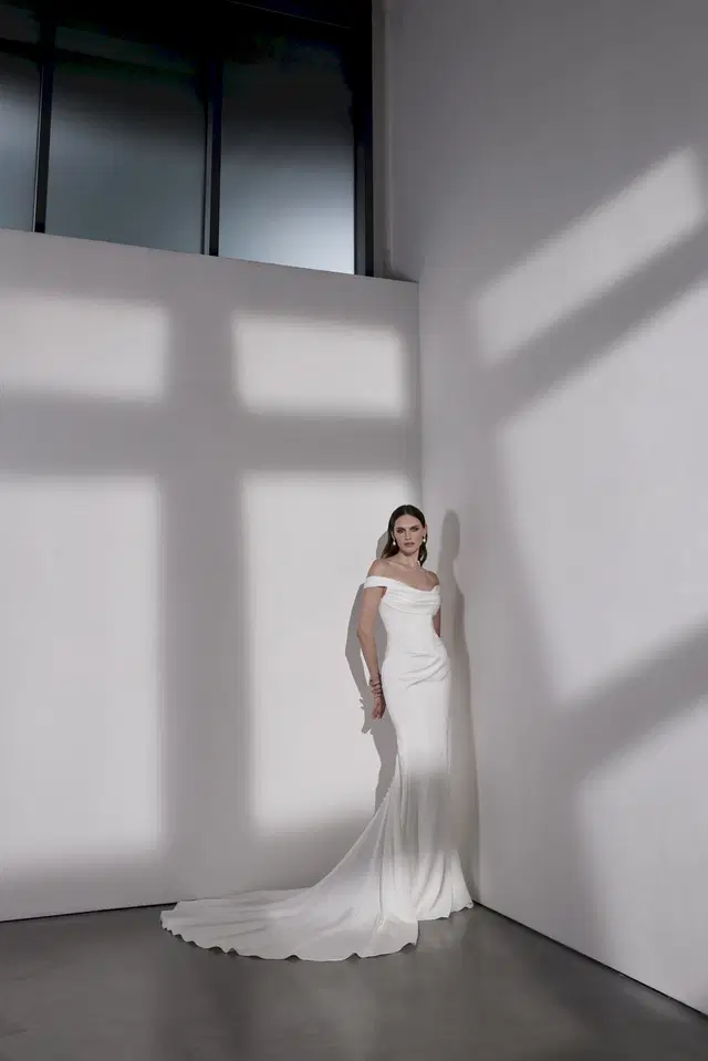 Bailey by Avenue by Josephine Scott - view 2 of 4