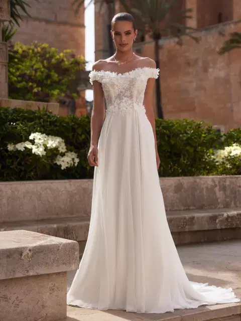Milagros wedding dress by Bianco Evento, A-line, tulle