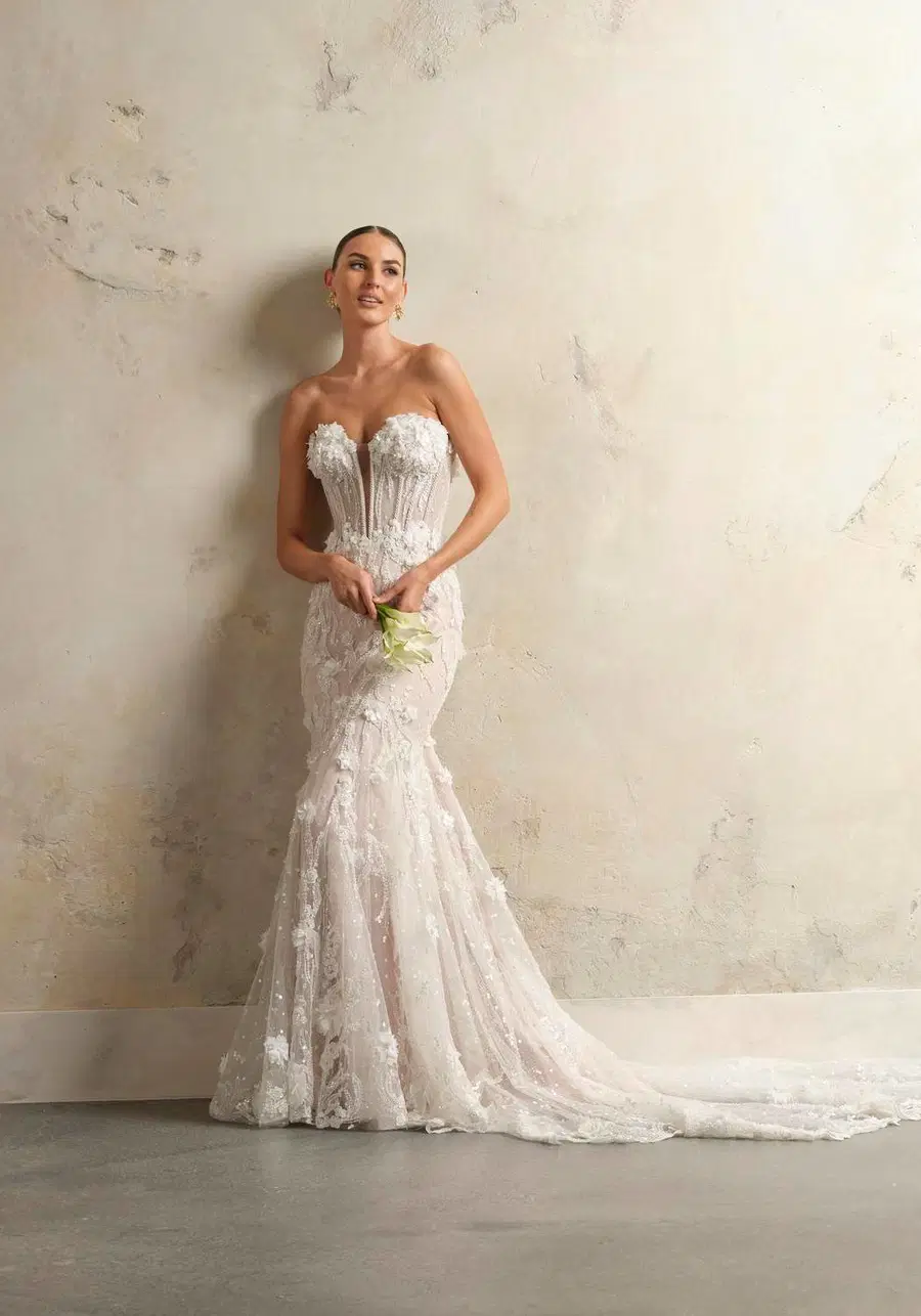Athlone Lane by Sottero & Midgley: Mermaid silhouette, sweetheart neckline, separate sleeves, lace