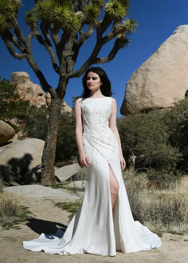 HUNTINGTON by Dando London: Trumpet silhouette, high / halter neckline, sleeveless, crepe
