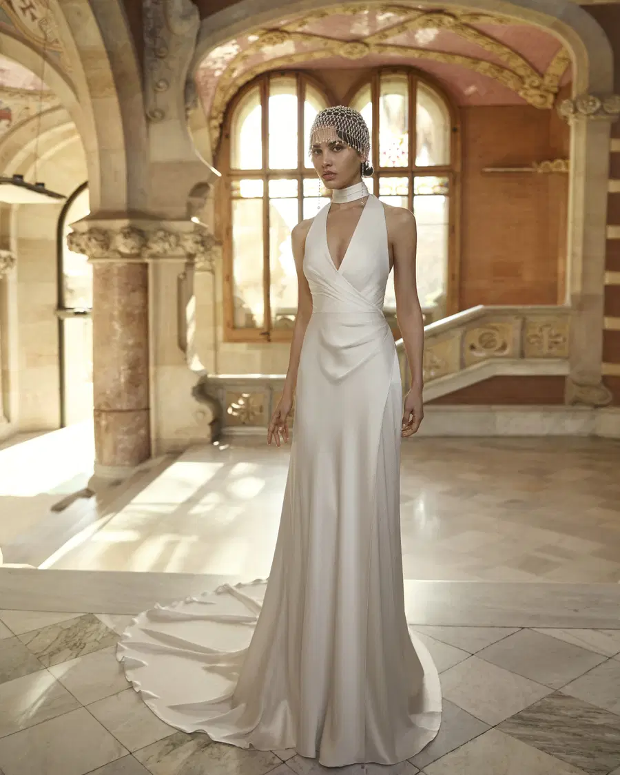 Bradley by Rosa Clara: Straight silhouette, V-neck neckline, sleeveless, satin