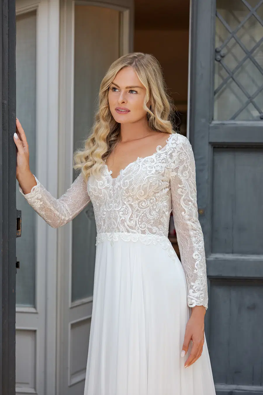 VN58 ivory by Vera Nova - view 2 of 4