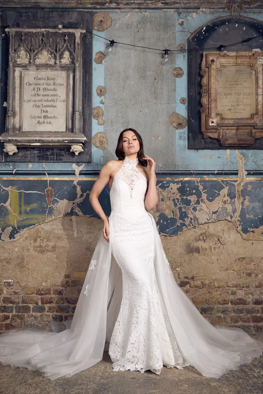 Mansion House & Overskirt von Dando London: Gerade, Nackenträger, Ärmellos, Spitze