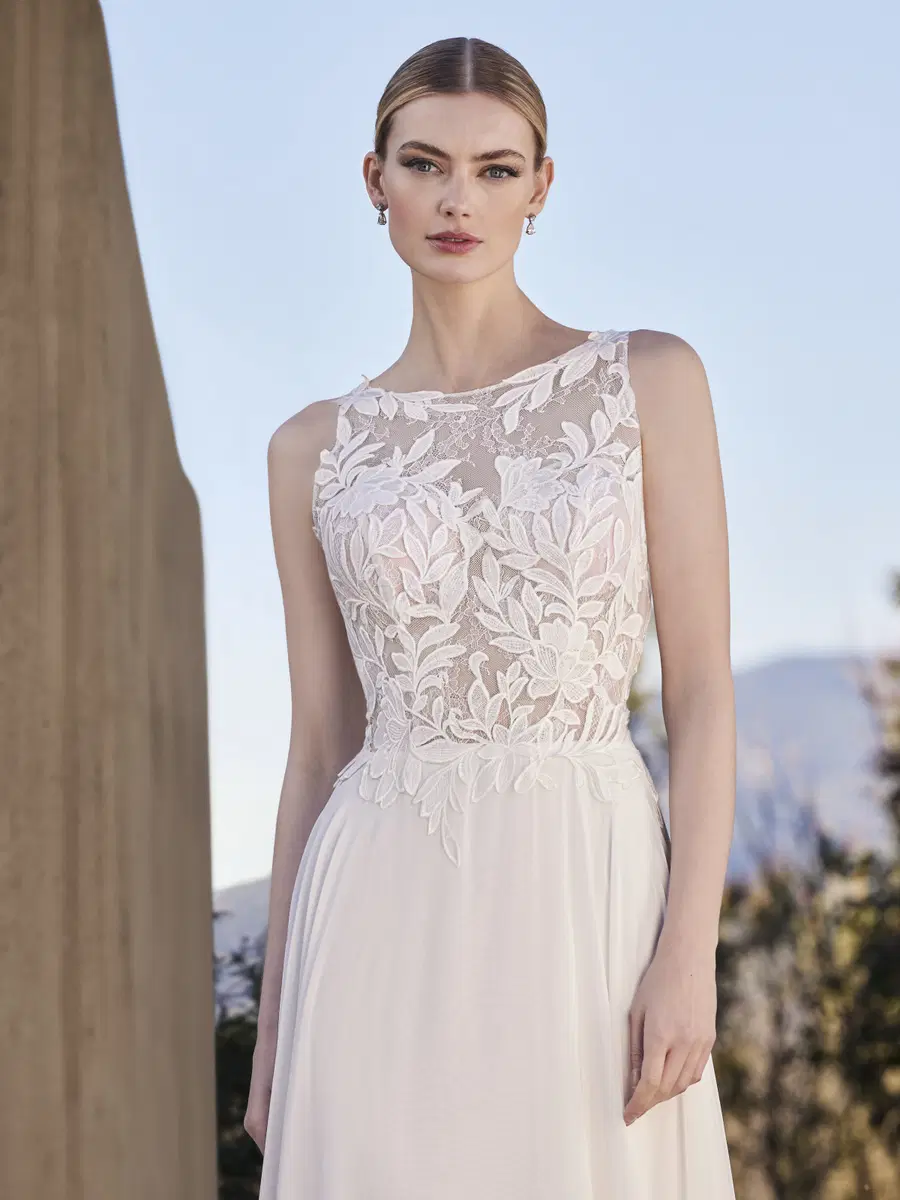 BANYA by Pronovias - view 3 of 3