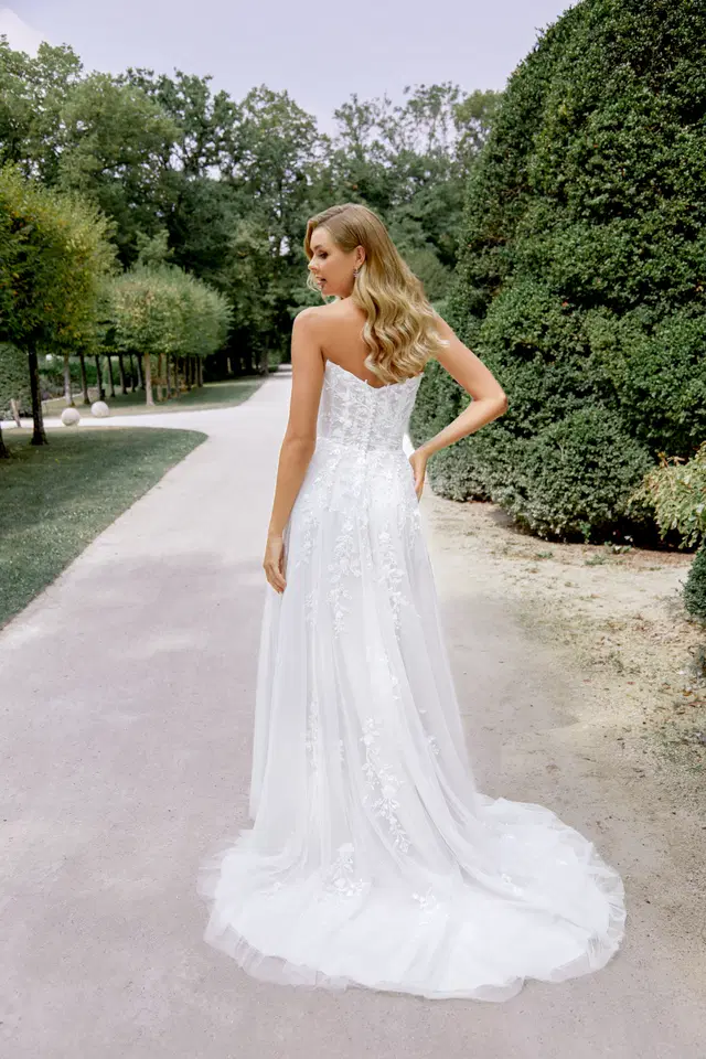 44526 by Sincerity Bridal - view 9 of 9