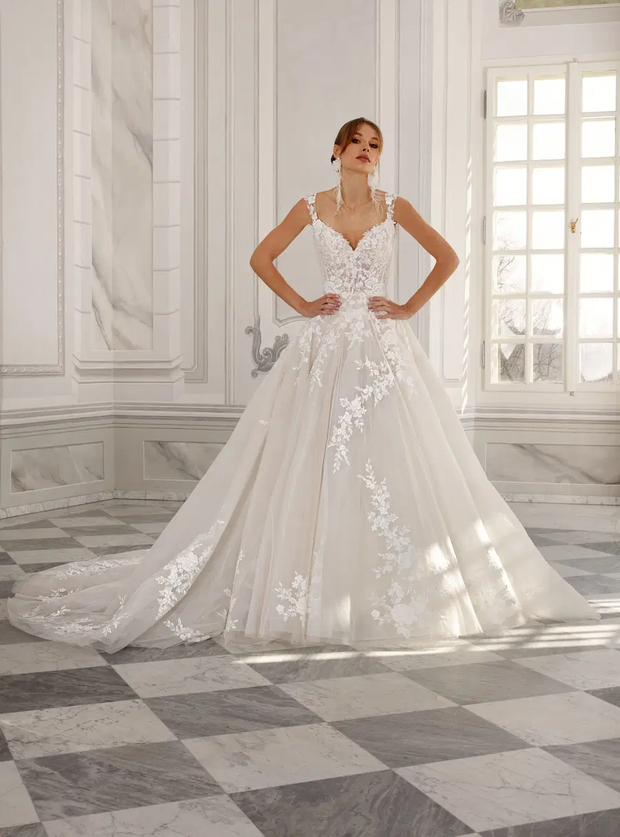 Princess by Vanilla Sposa: Ball Gown silhouette, sweetheart neckline, lace, cathedral train