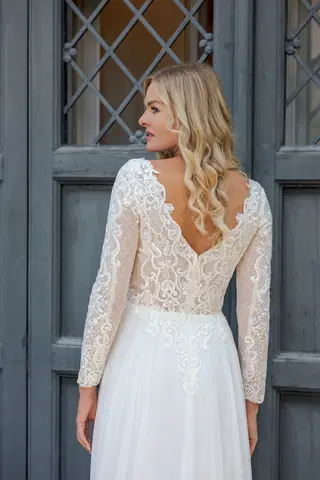 VN58 ivory by Vera Nova - view 4 of 4