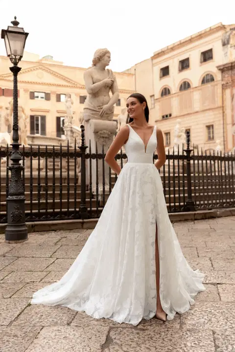 Style 8321 wedding dress by Monica Loretti, A-line, jacquard