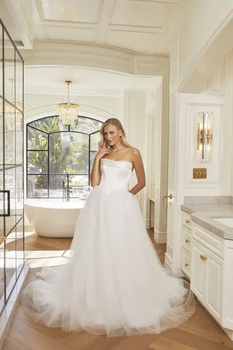 Hepburn wedding dress by Casablanca Bridal, ball gown, tulle