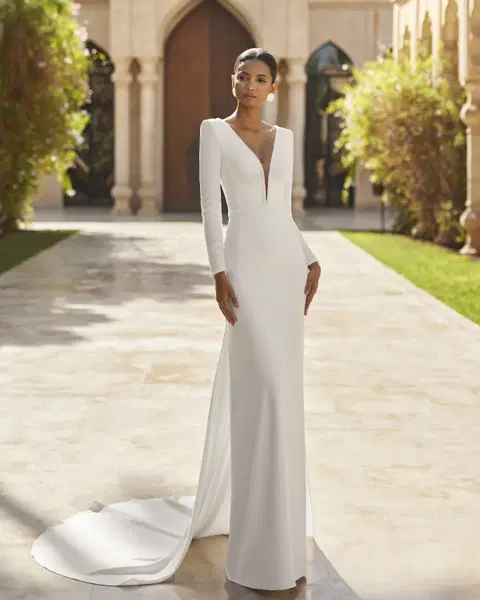 Odisea wedding dress by Rosa Clara, straight, crepe