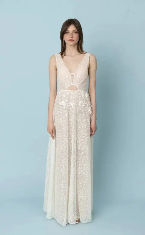 Tansila Flower Glitter wedding dress by Kisui, straight, tulle
