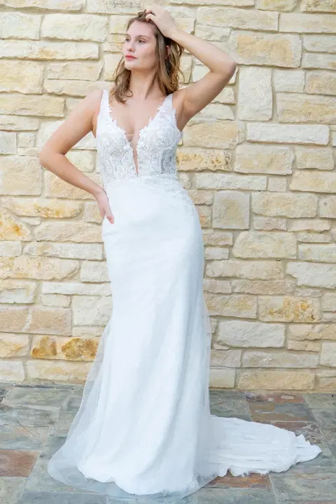 Amelie wedding dress by Sanna Lindström, fit & flare, crepe
