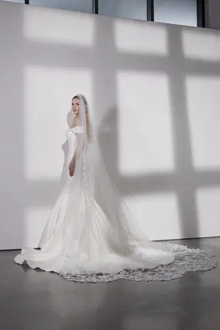 Windsor by Avenue by Josephine Scott - view 4 of 7