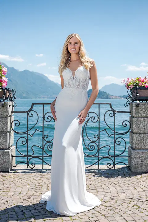VN19 ivory wedding dress by Vera Nova, fit & flare, polyester