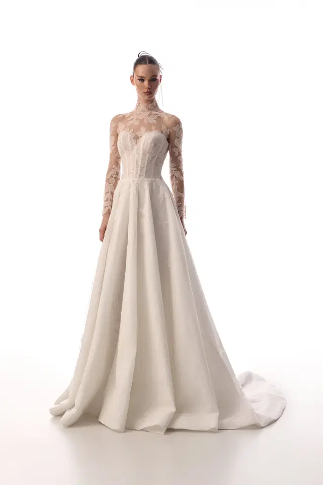 Kaia by Innocentia: A-Line silhouette, lace