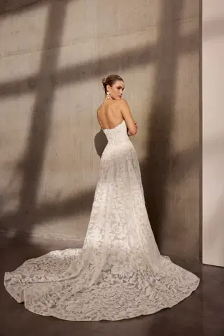 Amara by Avenue by Josephine Scott - view 5 of 6