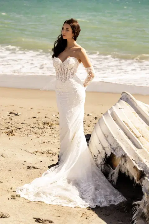 Dolores wedding dress by Amo & Luv, mermaid, lace
