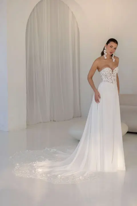 Kelis wedding dress by Jarice, A-line, chiffon