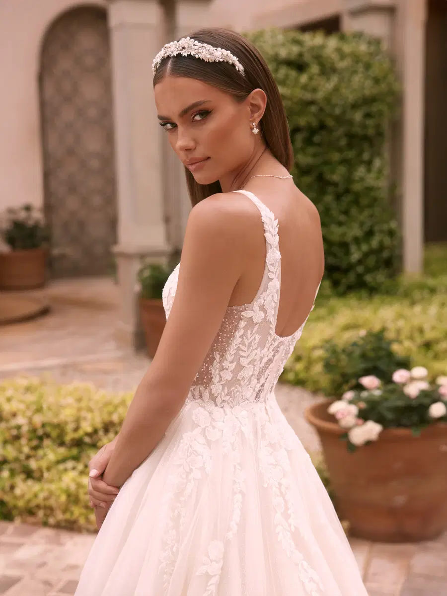 Clorinde by Bianco Evento - view 5 of 6
