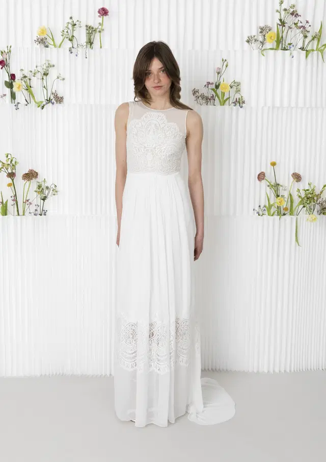 Vikalace by Kisui: A-Line silhouette, sleeveless, chiffon