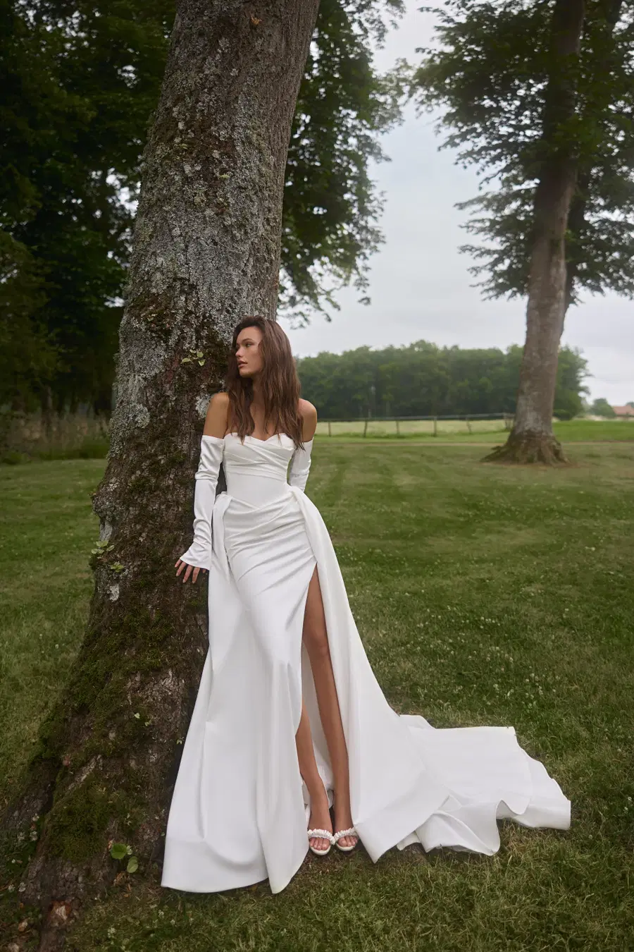 Fiora by Anne Mariée: sleeveless, stretch satin