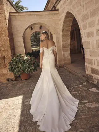 Naomi von Modeca Bridal - Ansicht 2 von 5