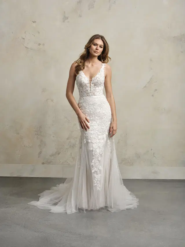 Mandy by Rebecca Ingram: Fit & Flare silhouette, deep V-neck neckline, sleeveless, lace