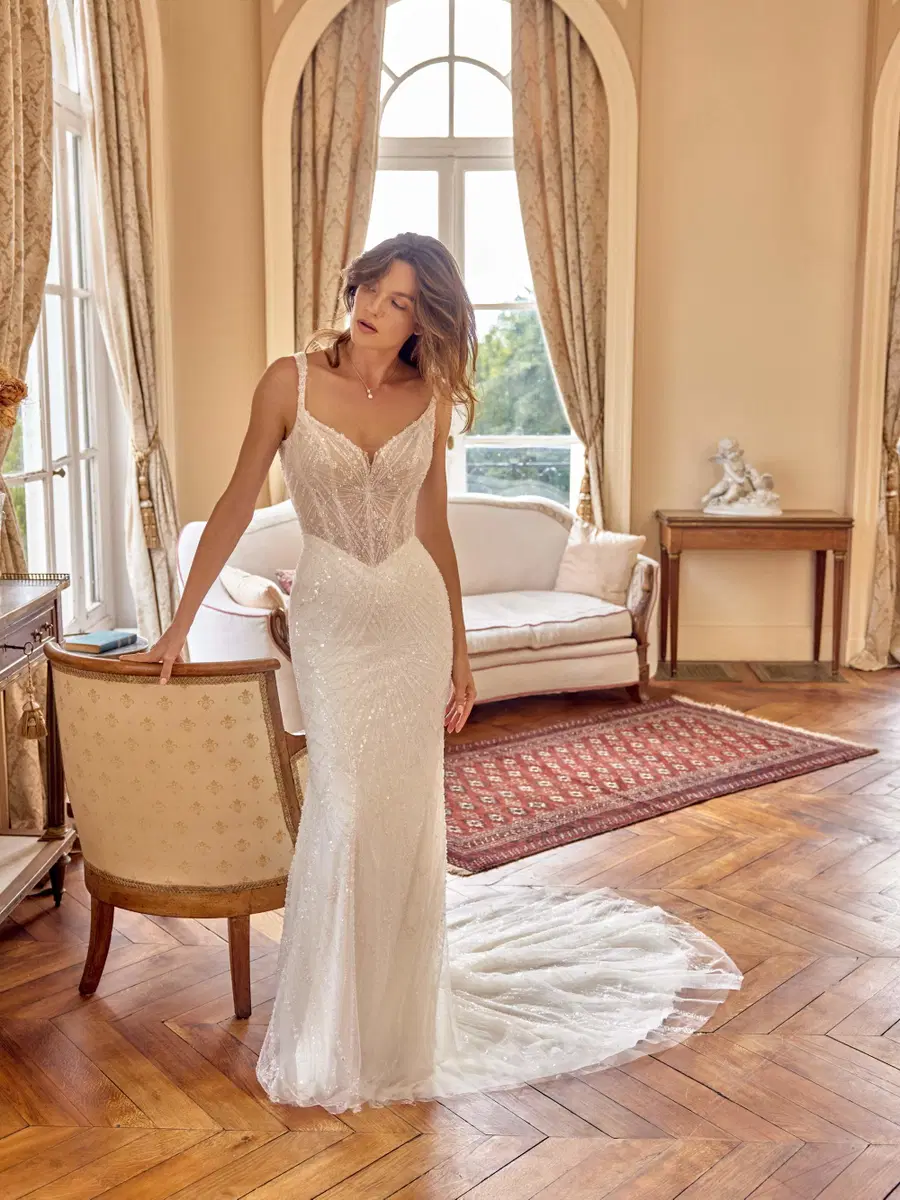 Murphy by Justin Alexander: Trumpet silhouette, sweetheart neckline, sleeveless, tulle