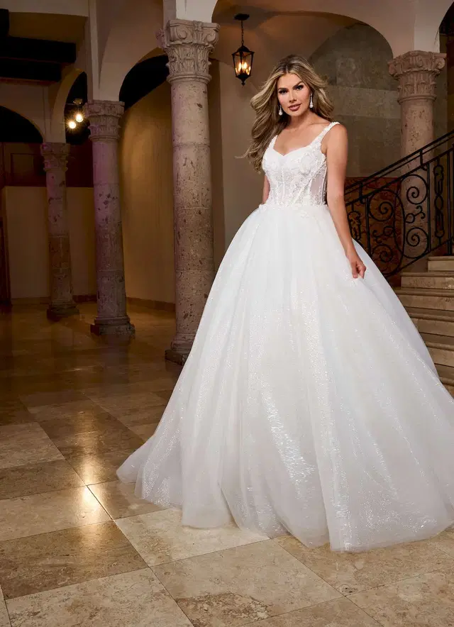 RB6165 by Rachel Allan: Ball Gown silhouette, sweetheart neckline, sleeveless, tulle
