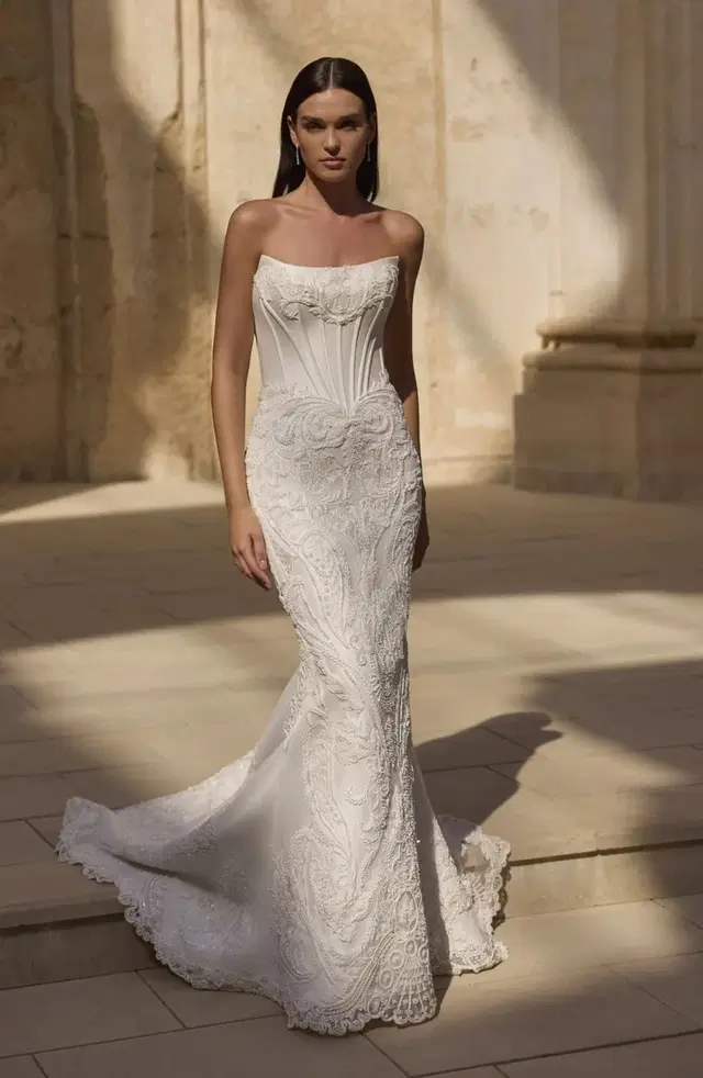 Heron by Veni Infantino: Mermaid silhouette, off-shoulder neckline, tulle