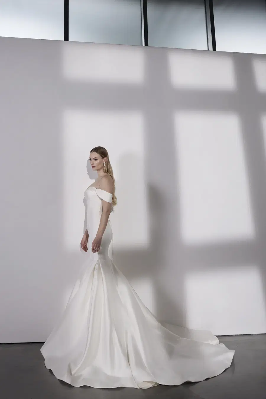 Windsor by Avenue by Josephine Scott - view 6 of 7