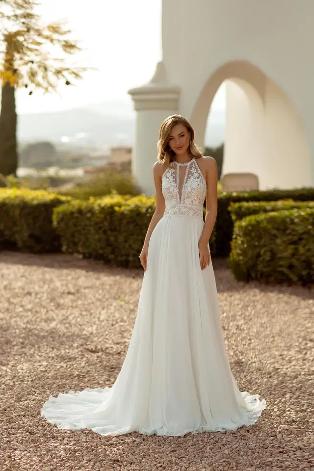 8011 chiffon skirt by Monica Loretti: A-Line silhouette, high / halter neckline, short sleeves, chiffon
