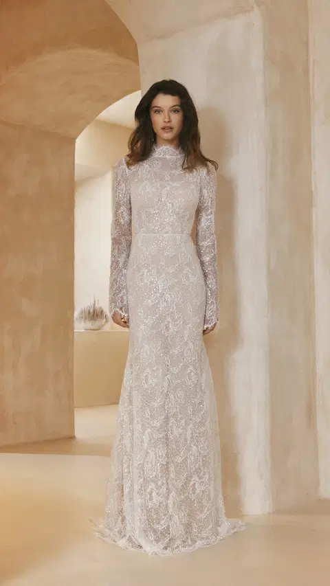 Fiora wedding dress by Anna Kara, straight, lace