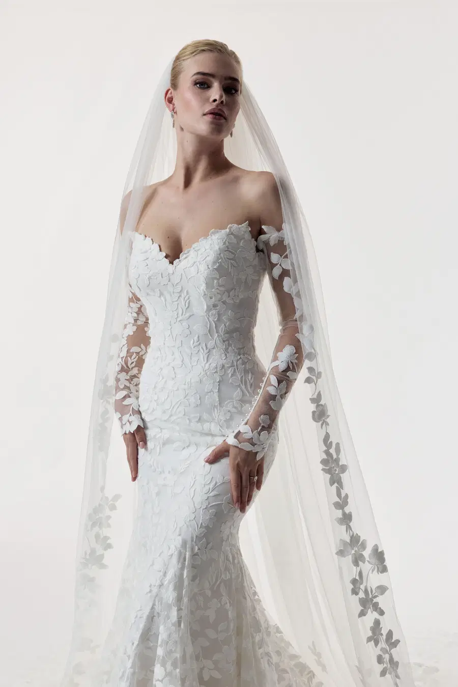 Evelyn by Josephine Scott - view 2 of 7