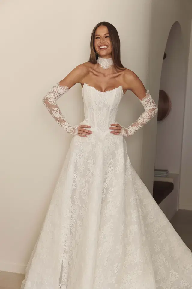 Willow by MWL Bride: A-Line silhouette, sweetheart neckline, lace
