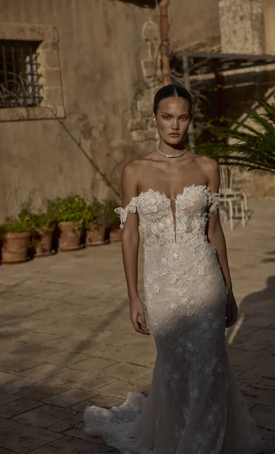 Como 25-011 by Ricca Sposa - view 3 of 7