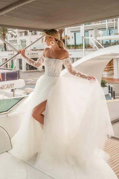 Style 8229 wedding dress by Diane Legrand, A-line, lace
