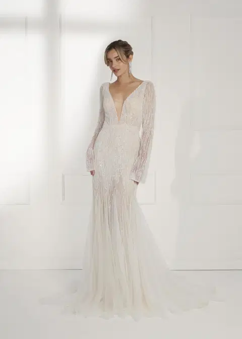 Vida wedding dress by Serravalle, trumpet, embroidery