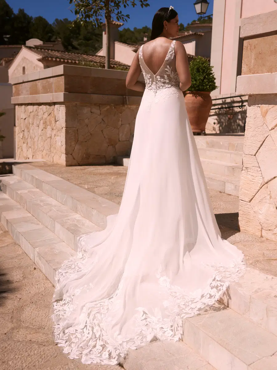 Ione c by Bianco Evento - view 3 of 4