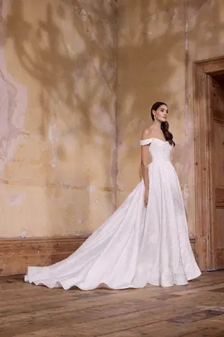 Lara by Josephine Scott - view 5 of 10